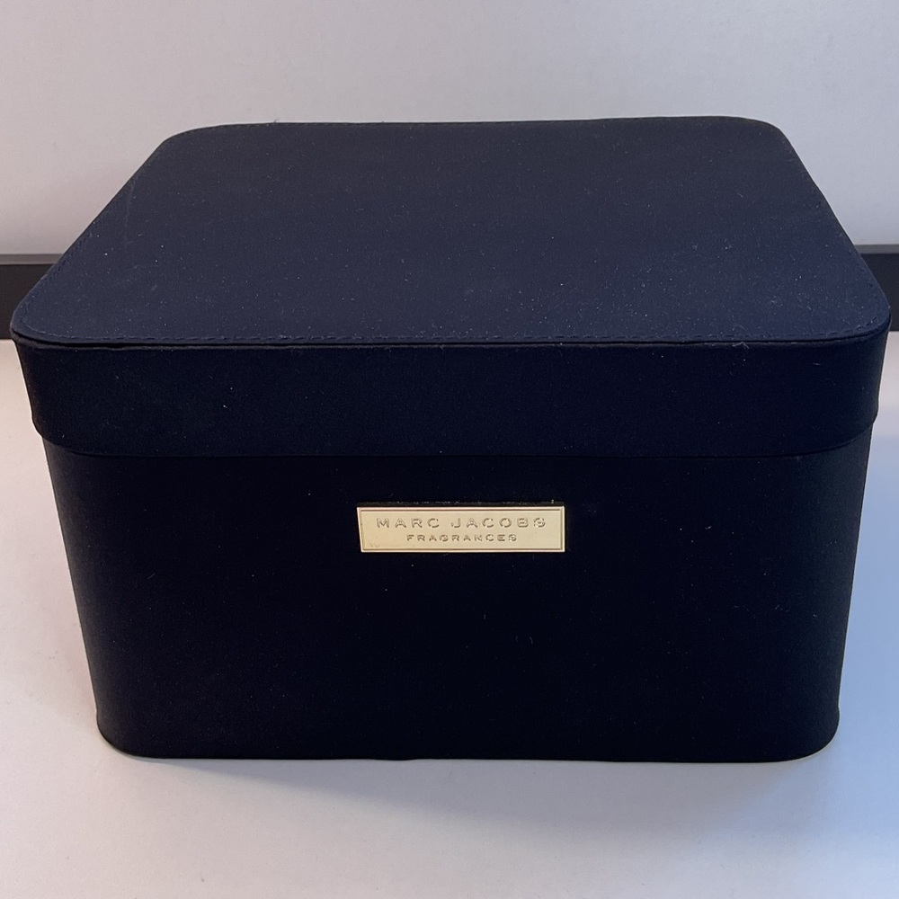 Marc Jacobs fragrances cosmetic box